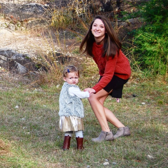 Meet Your Posher, Stef - Picture 1 of 3